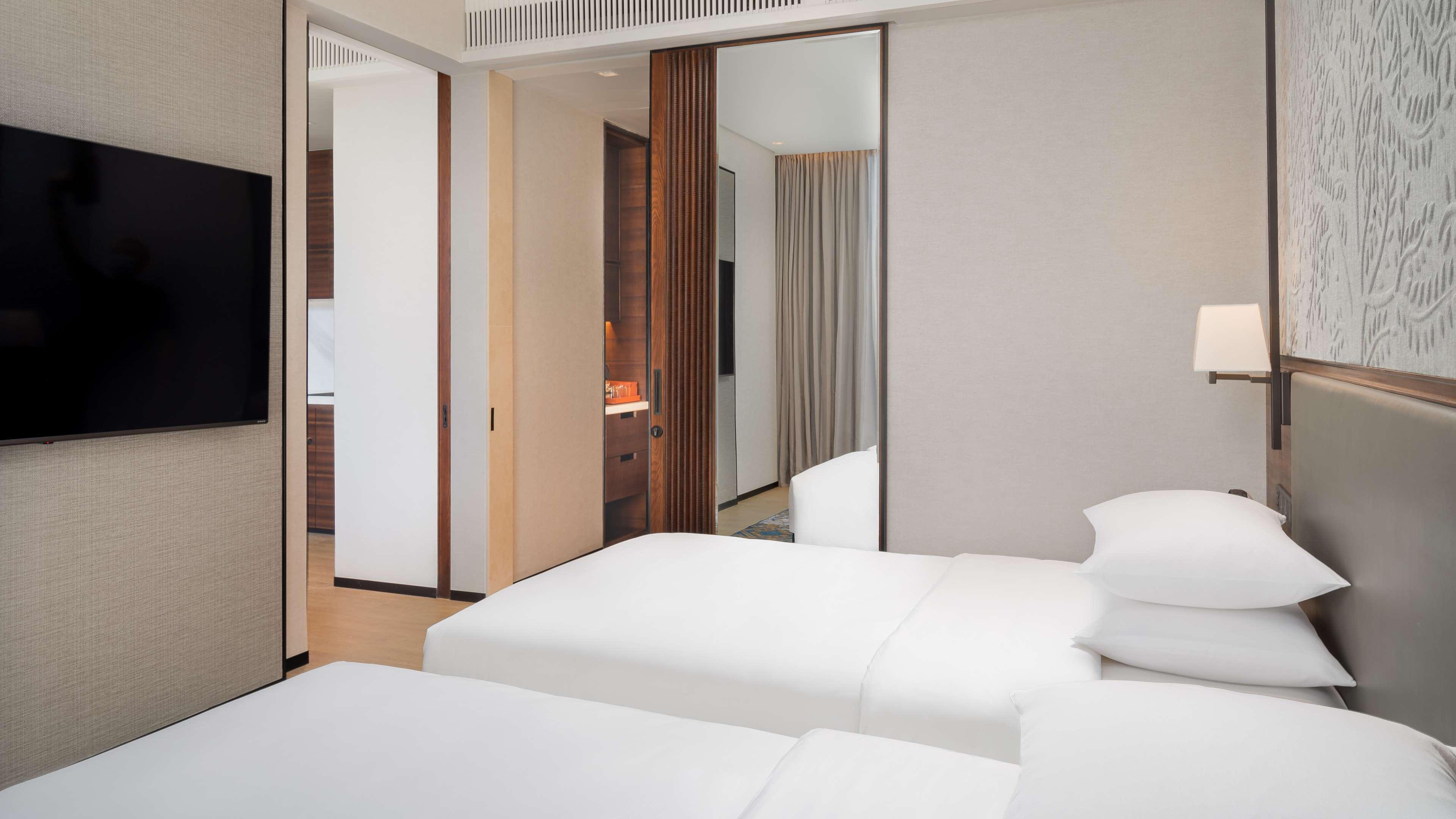 Hyatt Regency Phnom Penh Hotel Exterior foto